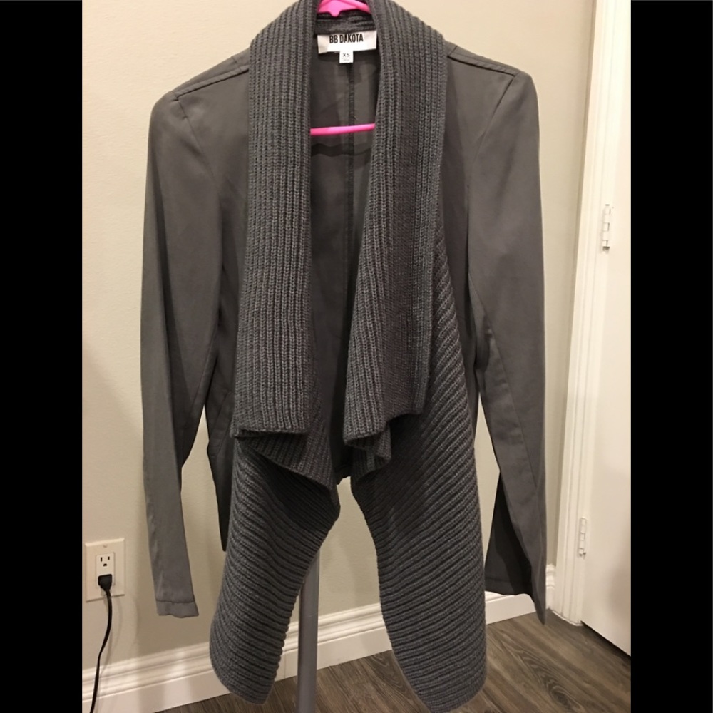 BB Dakota waterfall lightweight tencel jacket.